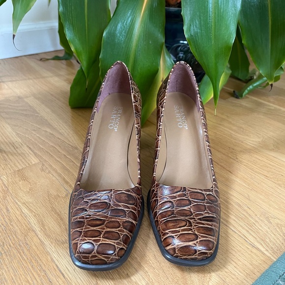 Shoes - Picture 3 of 3